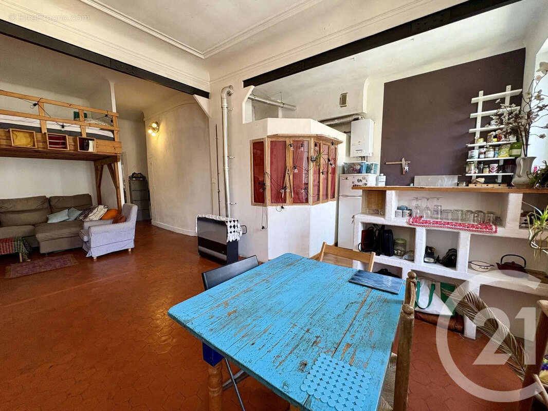 Appartement à MARSEILLE-1E