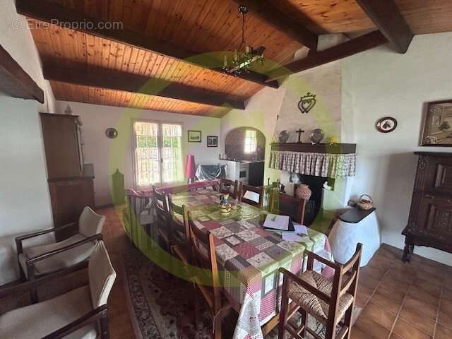 Maison à LE PERRIER