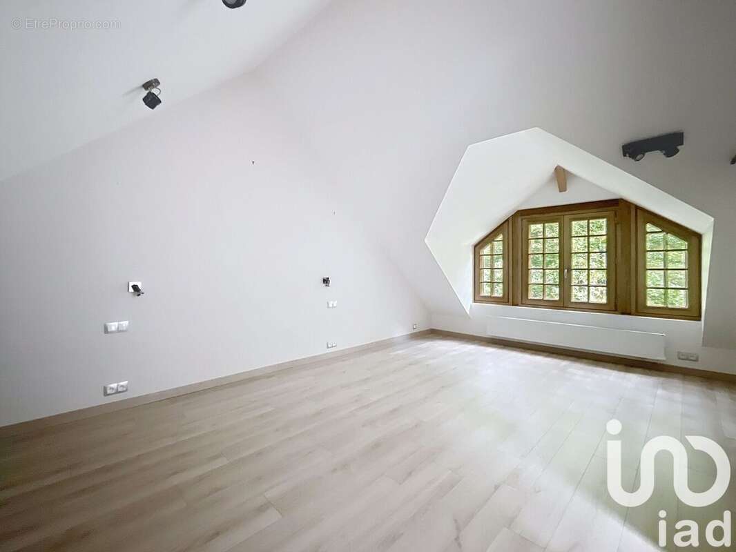 Maison 200 m² à Buthiers  - photo 8