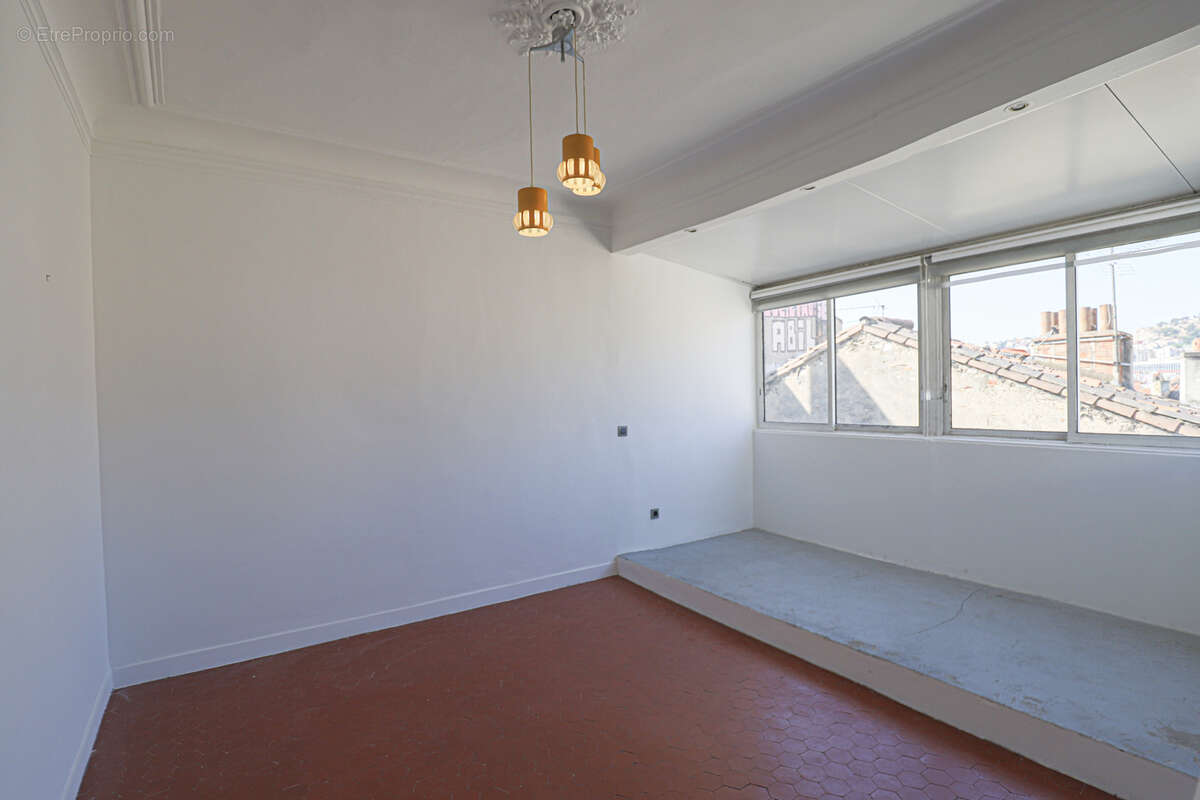 Appartement à MARSEILLE-6E