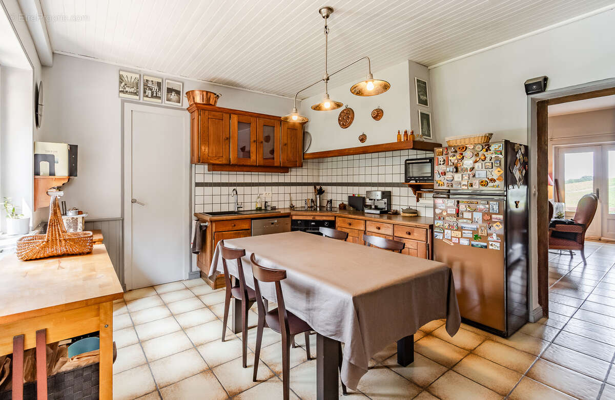 Maison à VILLE-SUR-JARNIOUX