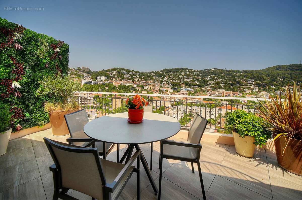 Appartement à LE CANNET