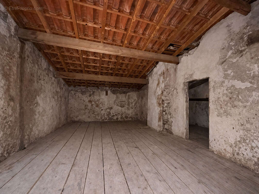 Maison de village R+3 T5 avec petite maisonnette de 19m2 à rénover - photo 18