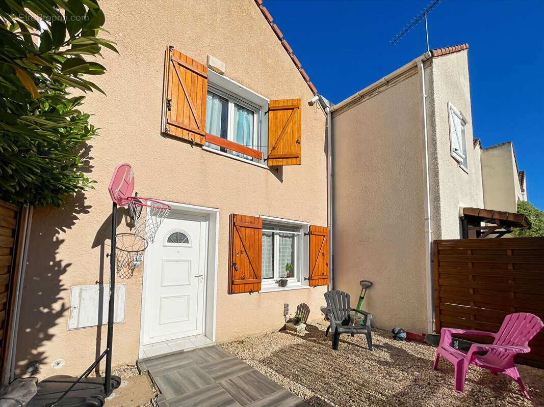 Maison à LE MEE-SUR-SEINE