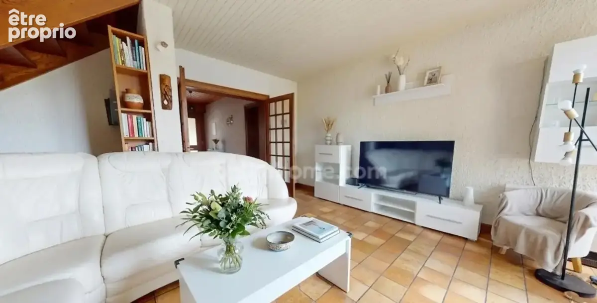 Bertrange - maison de 155 m² avec 4 chambres, garage et jardin ! fort potentiel ! - photo 3