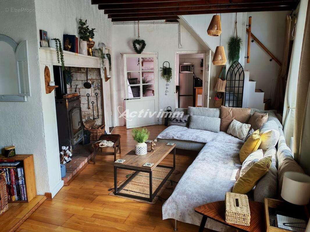 4302 12 - Maison à NEUVILLE-SOUS-MONTREUIL