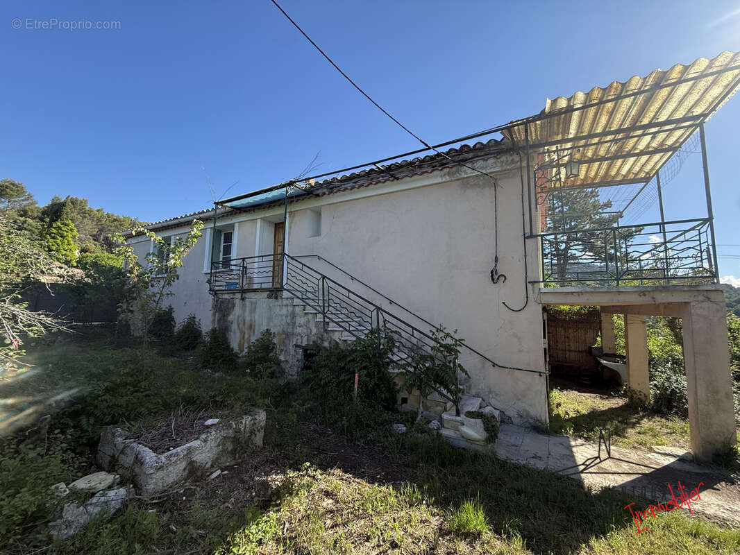 Maison à ENTRECHAUX