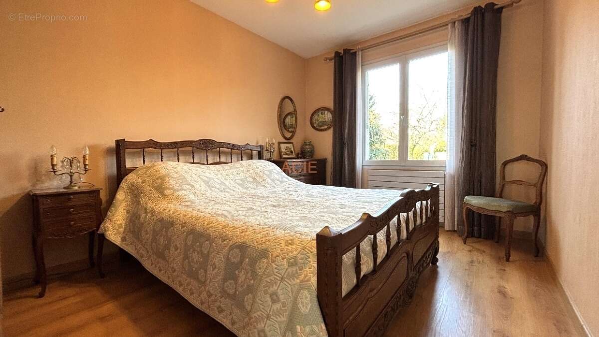 Maison à MARLY-LA-VILLE