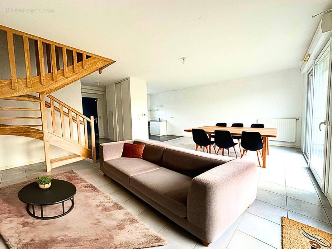 Maison à SAINTE-LUCE-SUR-LOIRE