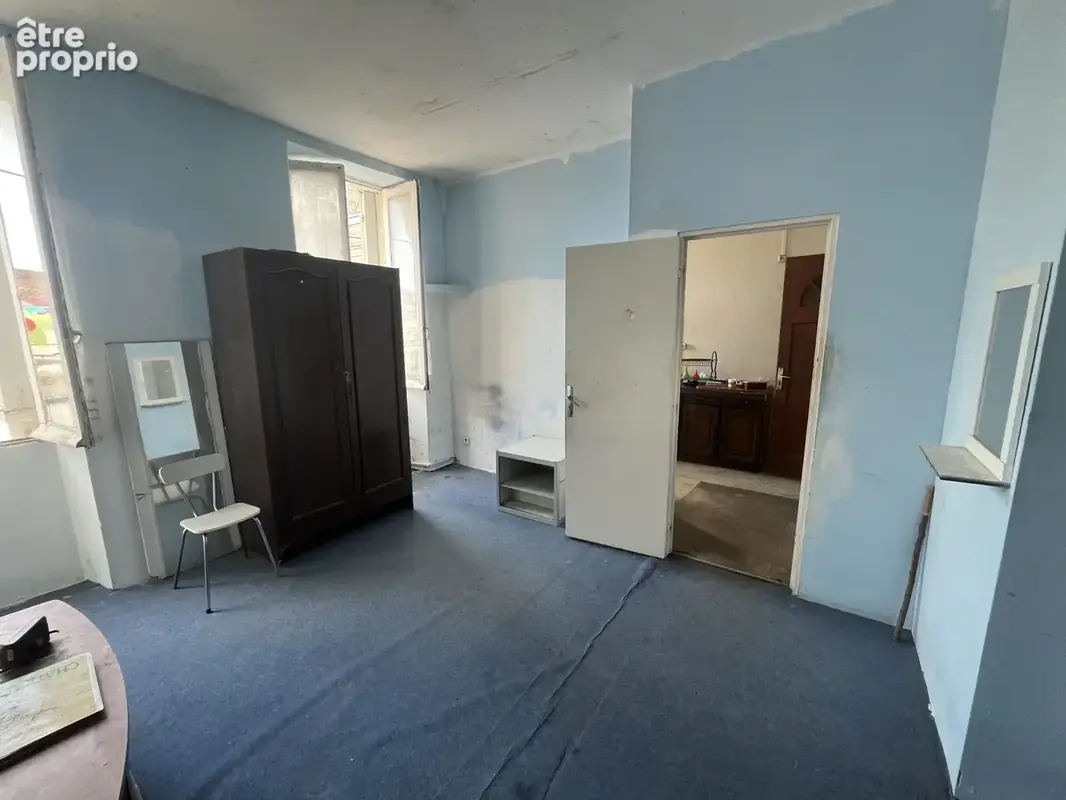 Immeuble à rénover-Gros potentiel locatif dans le centre de la commune à proximité des quais - photo 3