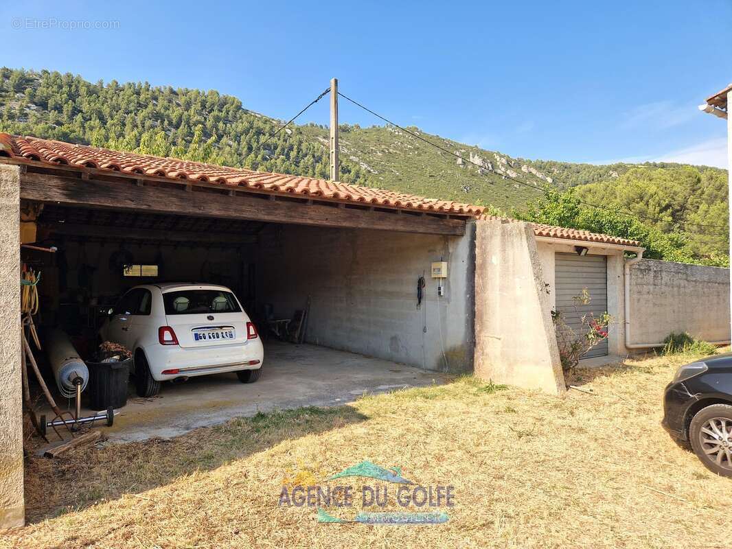 Maison à CUGES-LES-PINS