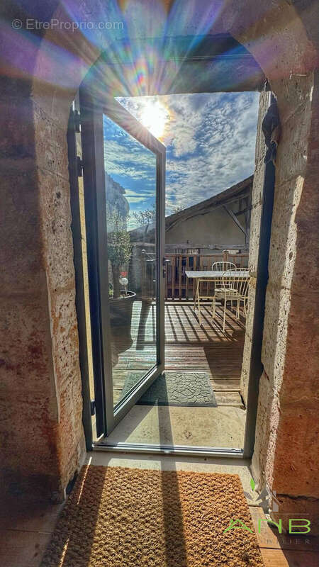 Maison à SAINT-MARTIAL-VIVEYROL