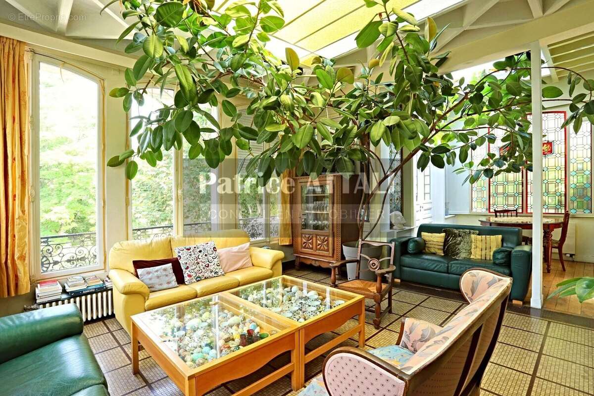 Maison à SAINT-MAUR-DES-FOSSES