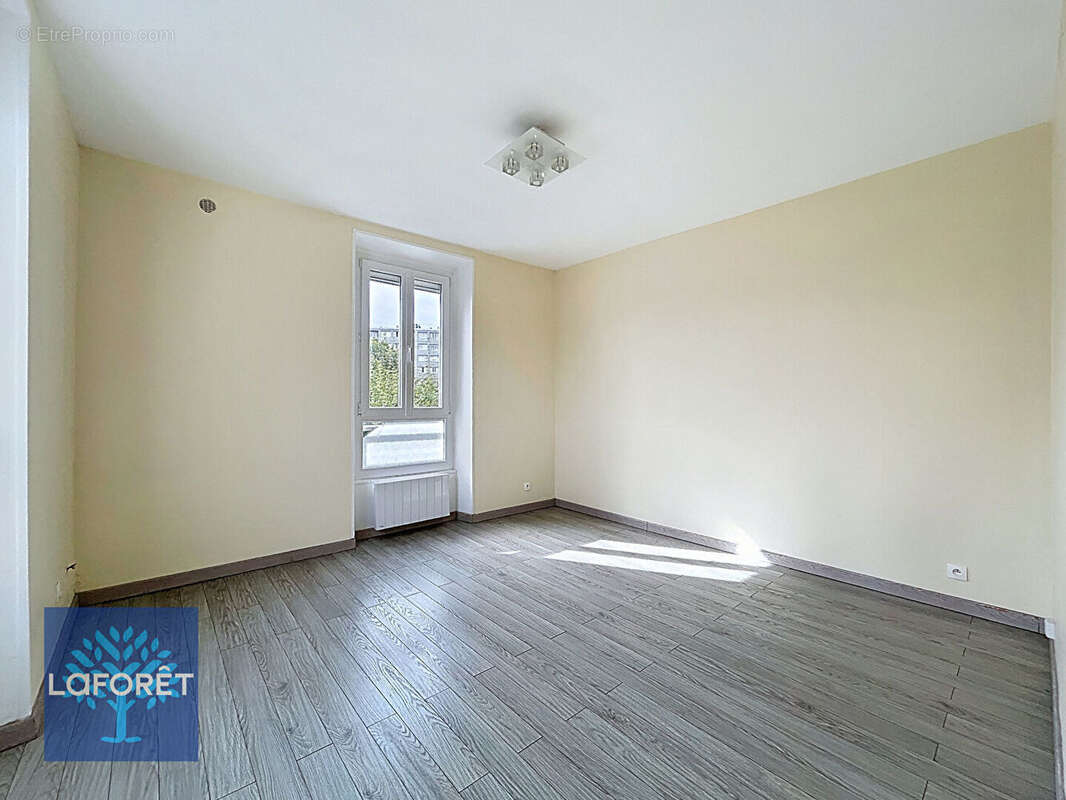 Appartement à CORBEIL-ESSONNES