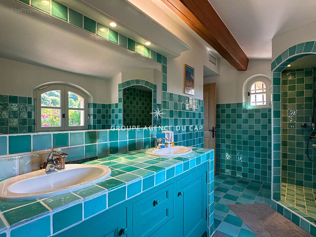 Maison à LES ISSAMBRES