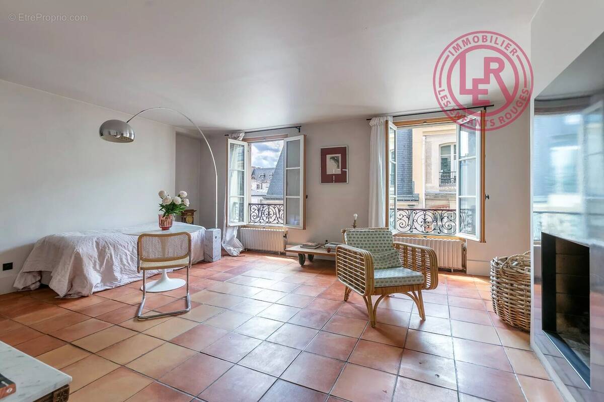 Appartement à PARIS-3E