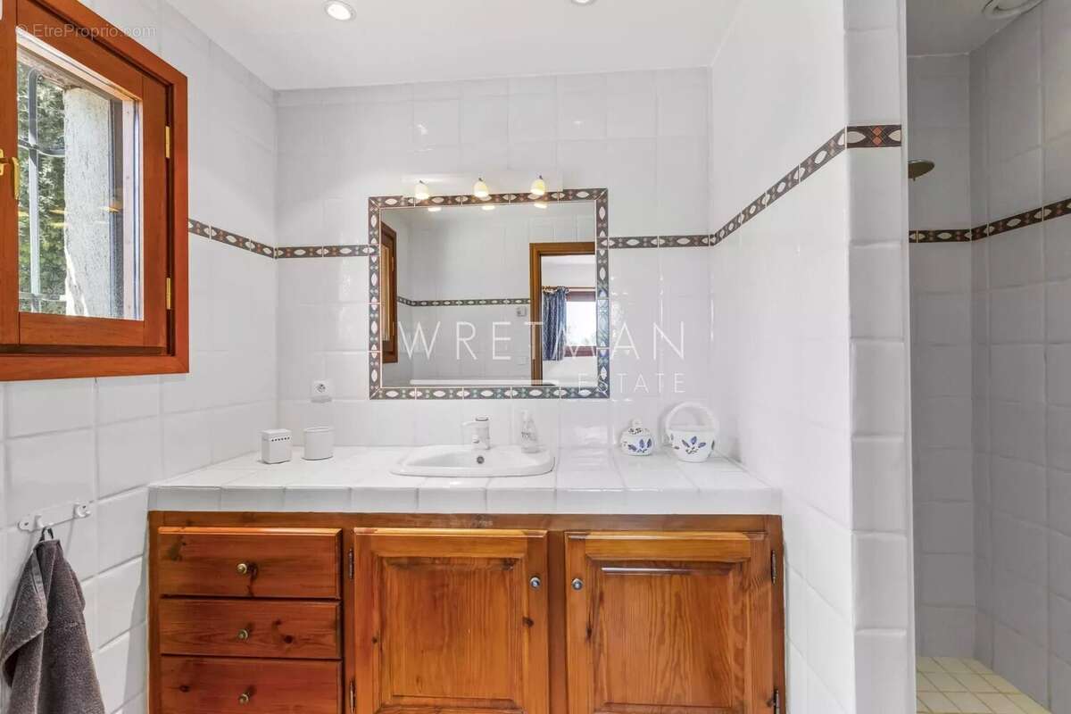 Maison à TOURRETTES-SUR-LOUP