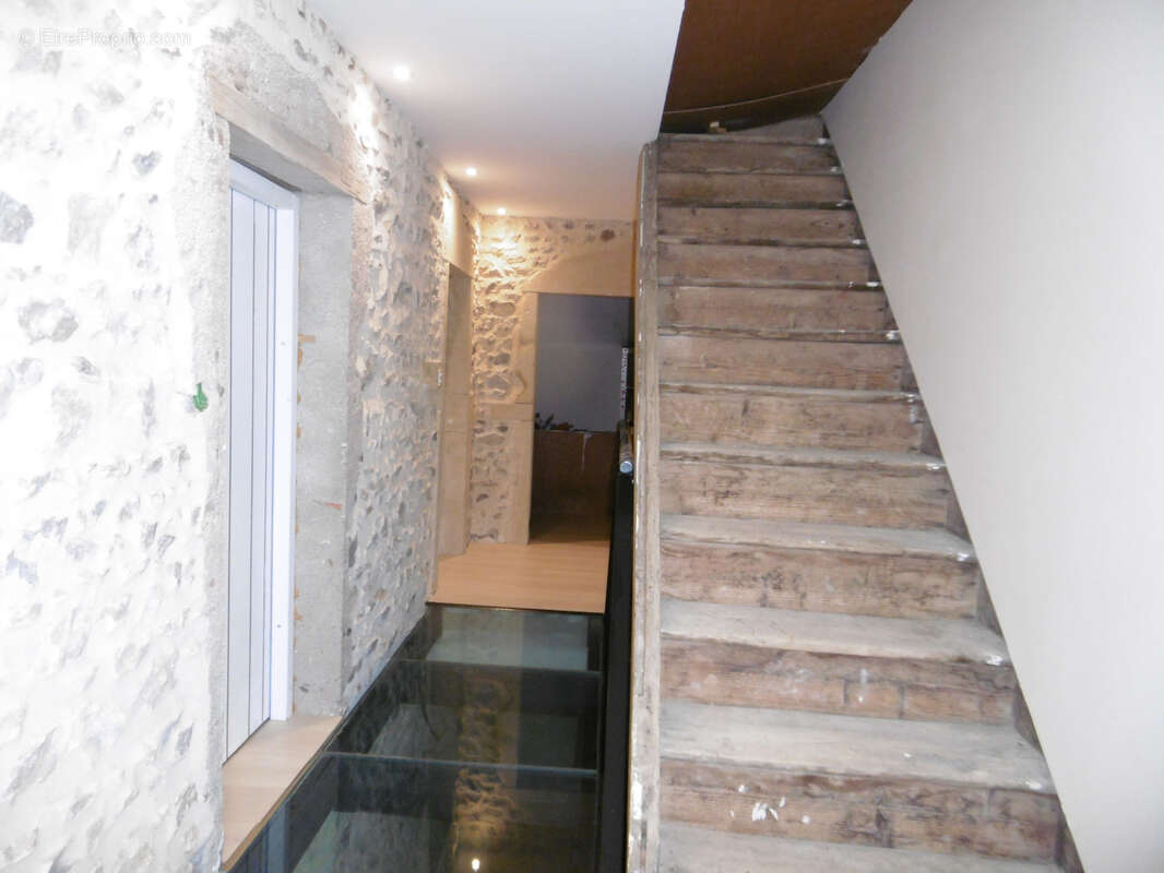 Maison à SAINT-CHRISTOPHE-EN-BRIONNAIS