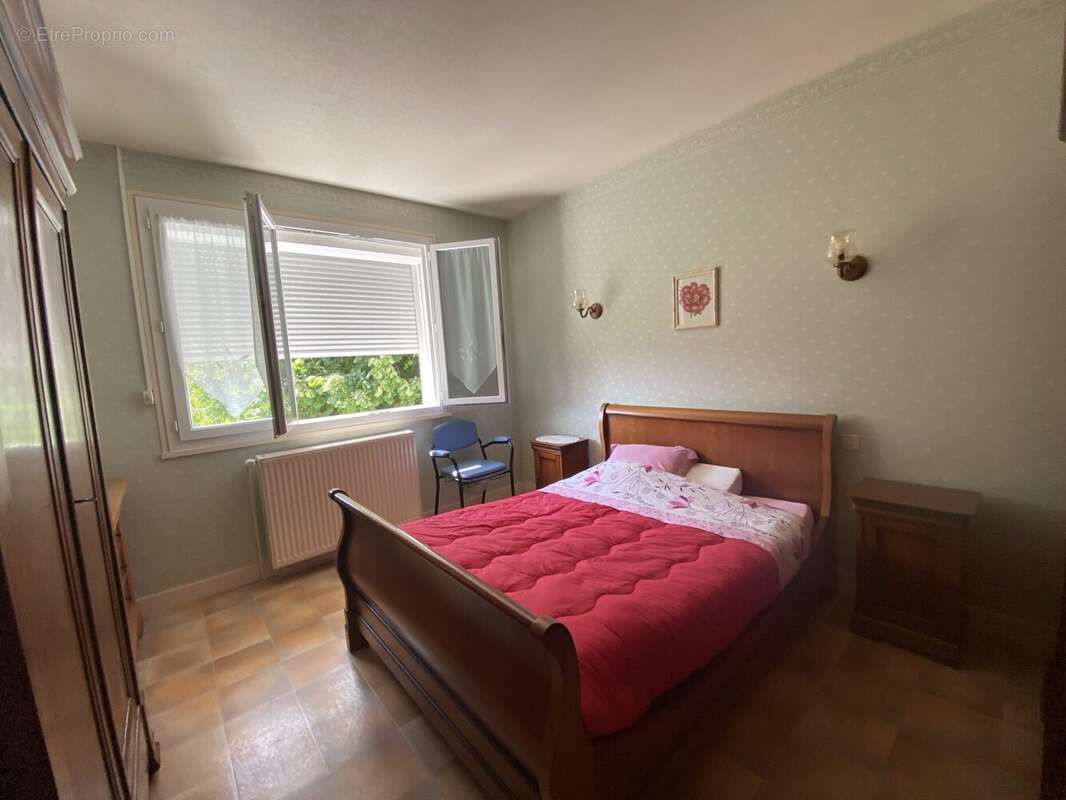 Maison à QUIERS-SUR-BEZONDE