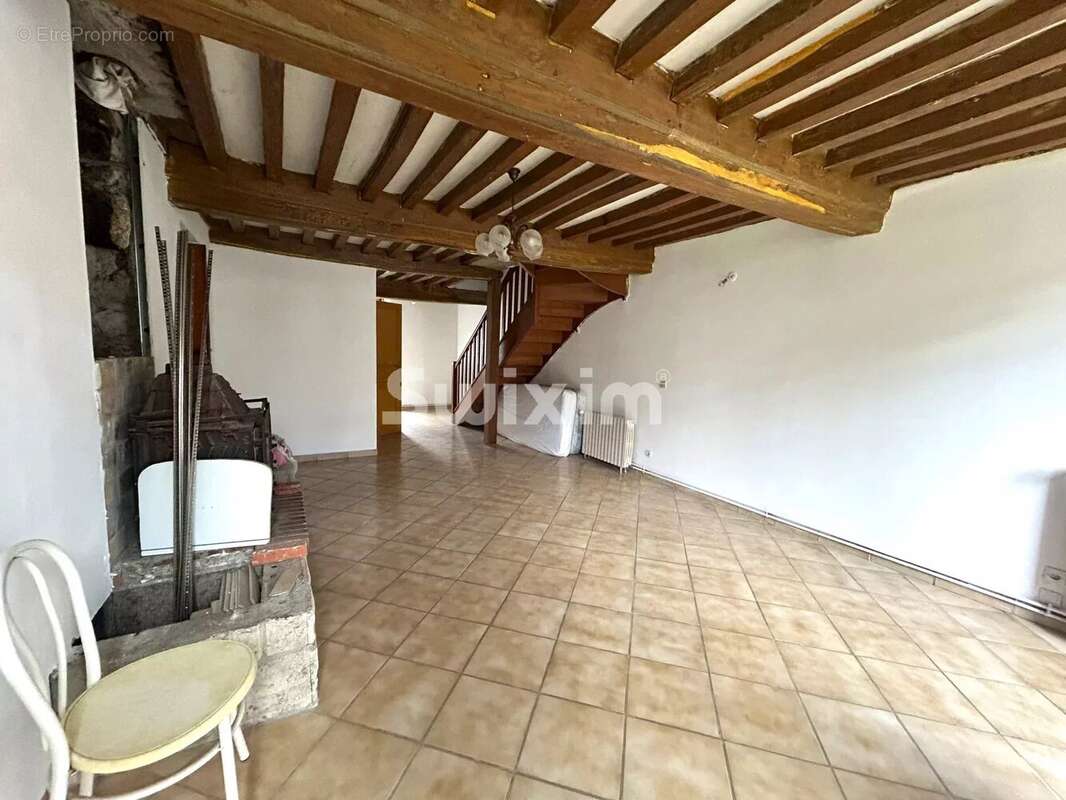 Maison à QUARRE-LES-TOMBES
