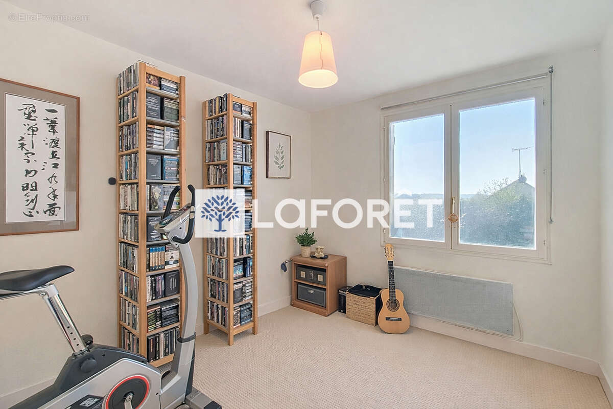 Maison à JOUY-LE-CHATEL