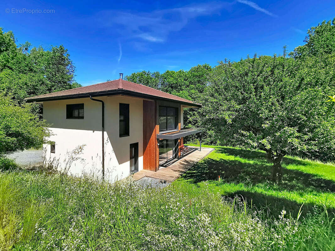 Maison à PERRIGNIER