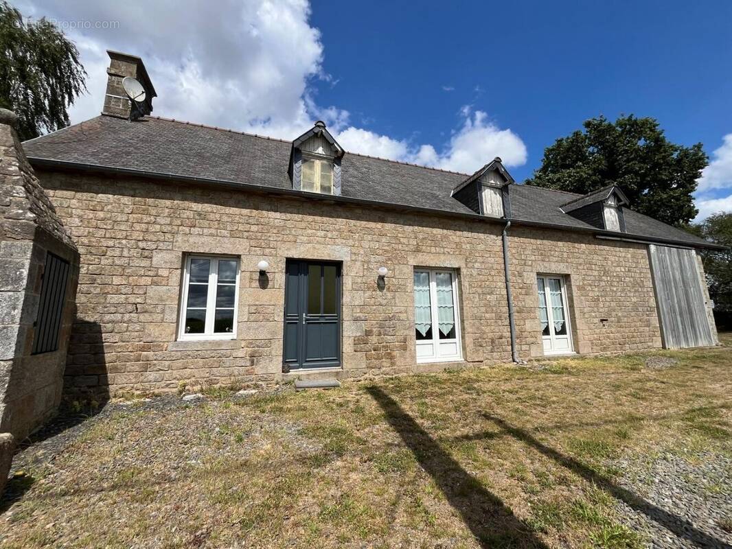 Maison à SAINT-GEORGES-DE-REINTEMBAULT