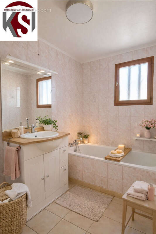 Maison à SEILLONS-SOURCE-D'ARGENS