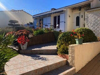 Maison à SAINT-GEORGES-DE-POINTINDOUX