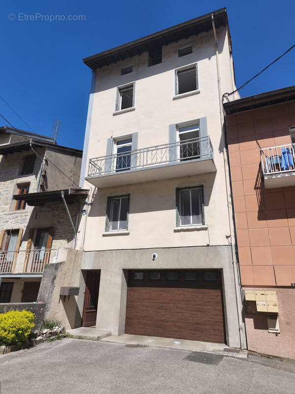 Appartement à TENAY