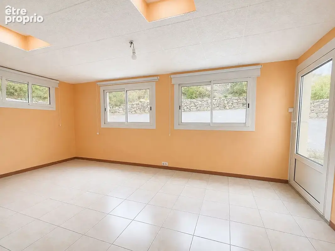 Maison en pierre  avec terrasse - photo 3