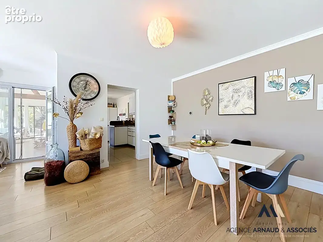Propriété avec vue dégagée sur un terrain en restanques avec piscine et 2 logements indépendants - photo 4