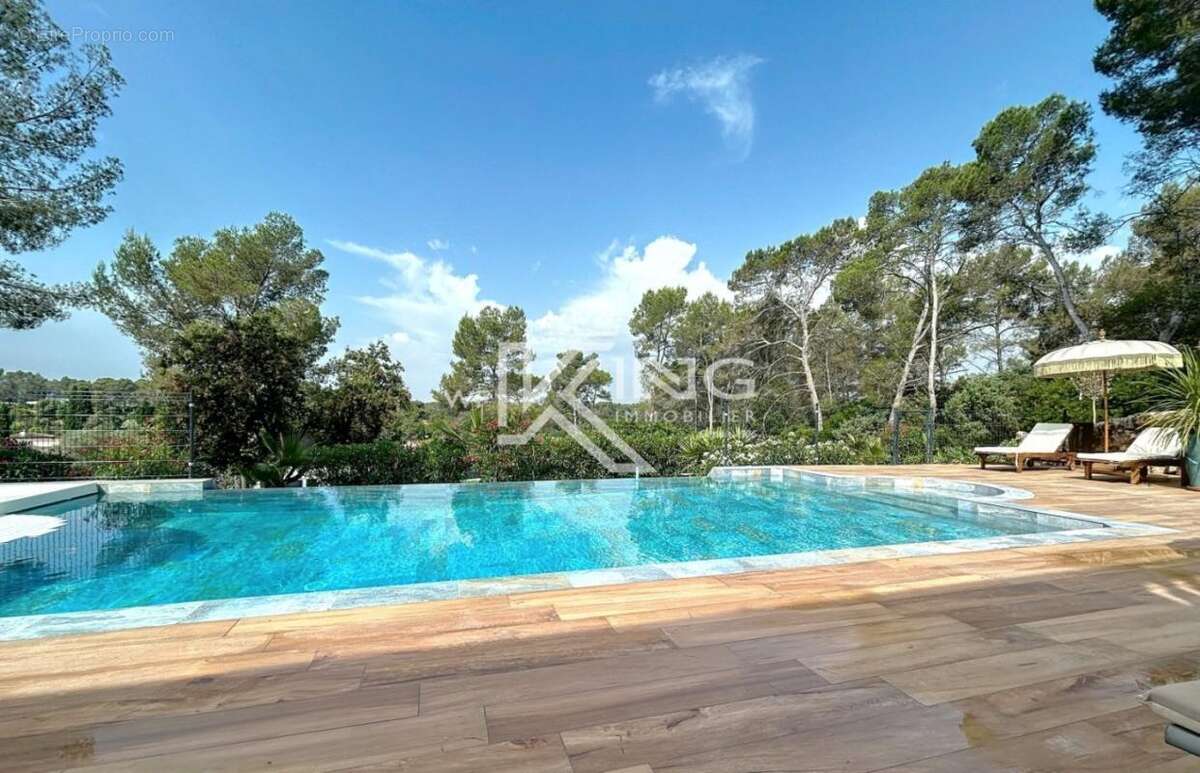 Maison à PUGET-SUR-ARGENS