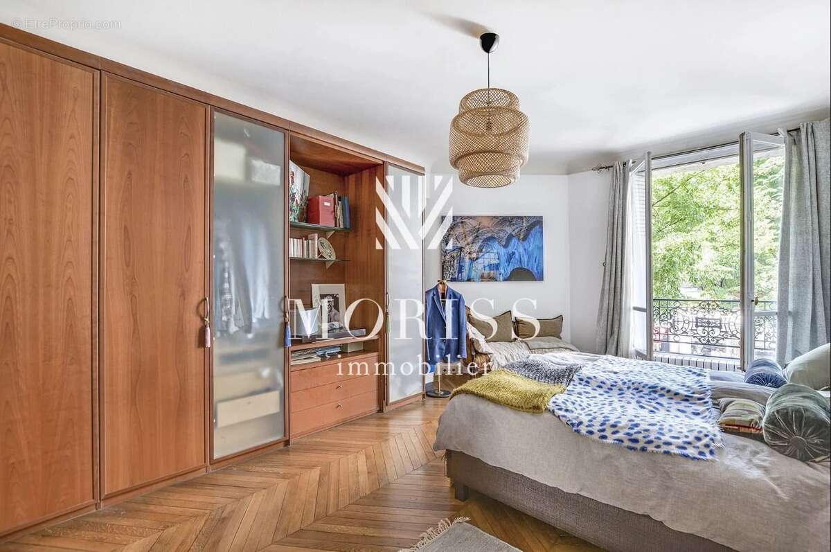 Appartement à NEUILLY-SUR-SEINE