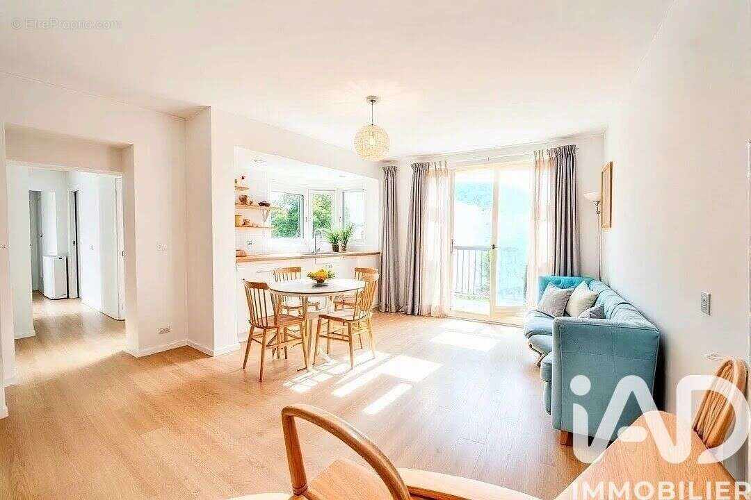 Photo 9 - Appartement à ROQUEBRUNE-SUR-ARGENS