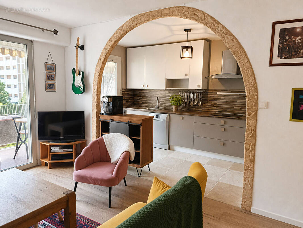 Appartement à MARSEILLE-1E