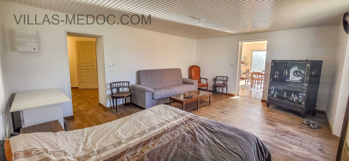 Appartement à VENDAYS-MONTALIVET