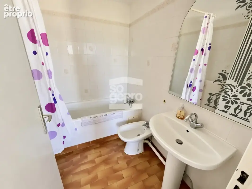Réf : 2367 - Vente Appartement 3 Pièces traversant avec vue Port ! - photo 8