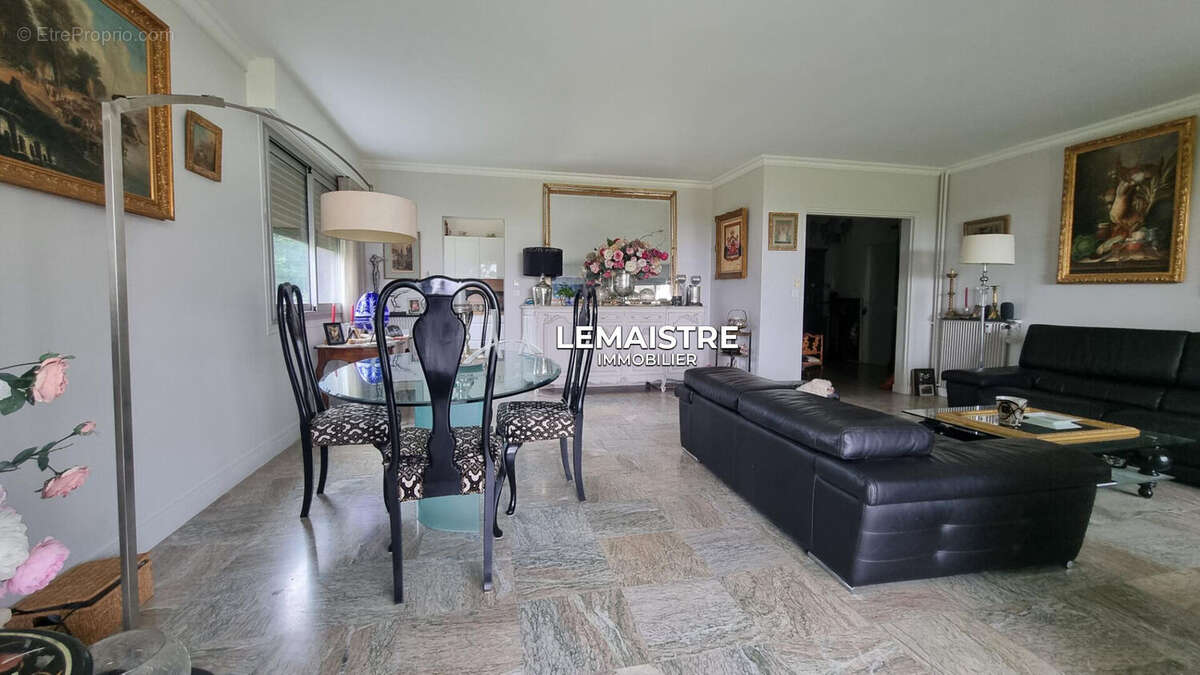 Appartement à MONT-SAINT-AIGNAN