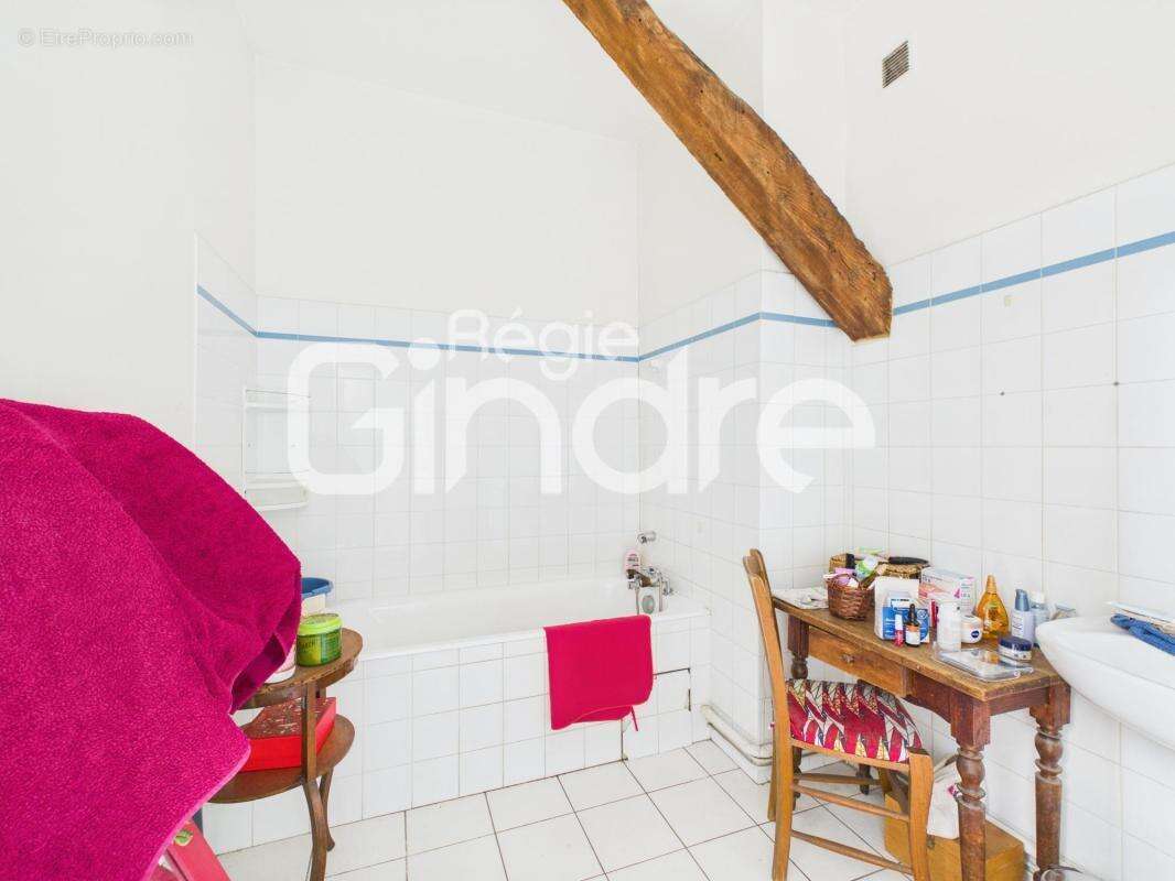 Vente - Appartement - 2 pièces + cuisine - 78 m² - 269 000 € - - photo 5