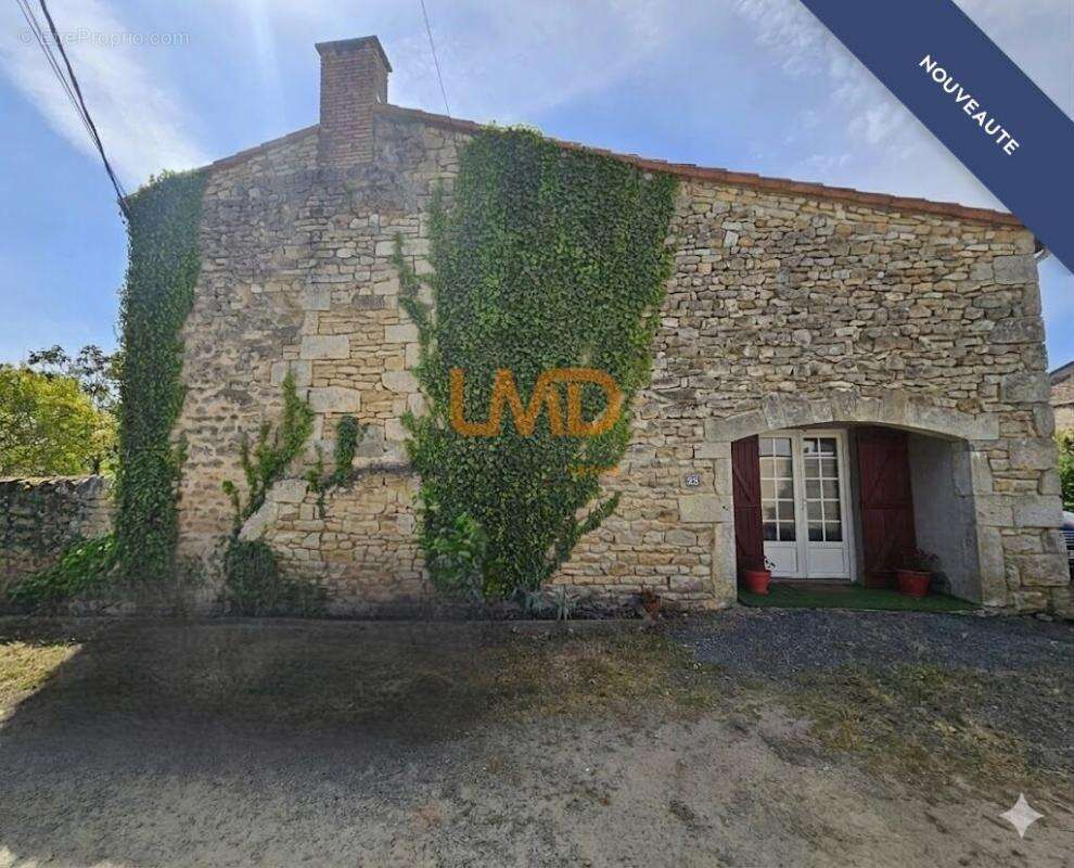 Maison à MOUZILLON