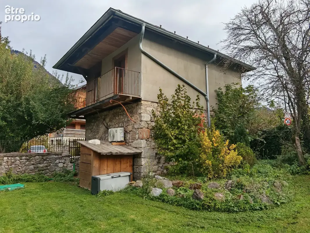 Chalet / mazot avec terrasse, jardin et parking – TANINGES - photo 8