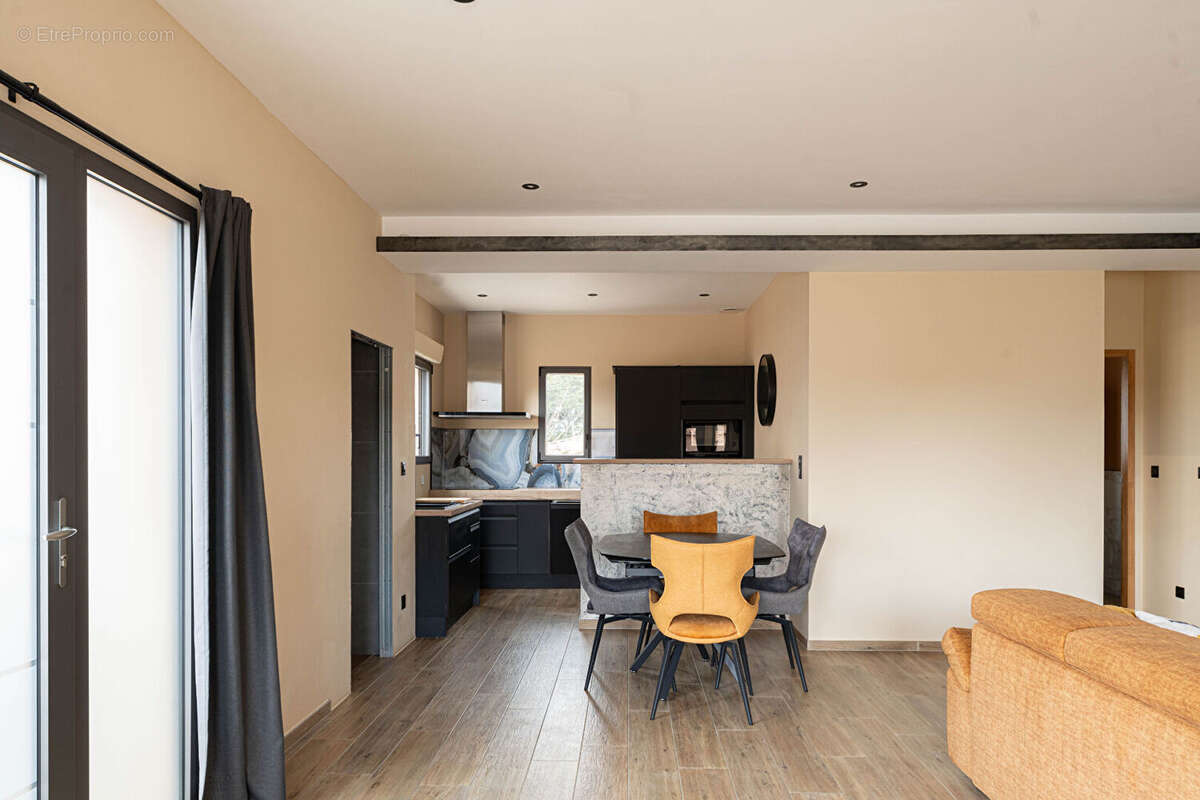 Appartement à CARRY-LE-ROUET