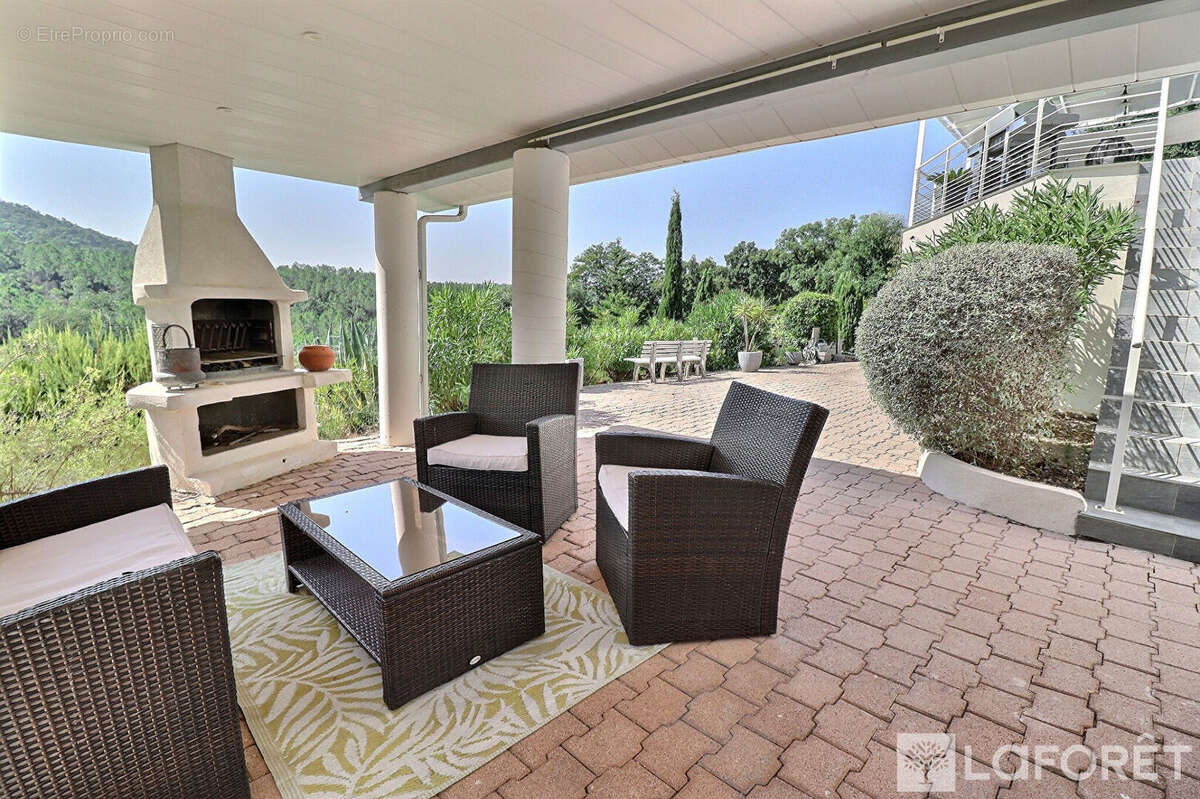 Maison à LA LONDE-LES-MAURES