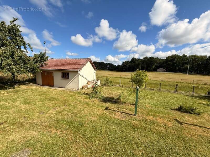 EN EXCLUSIVITE ! Pavillon de 114m², sur sous sol,  terrain de 956m2 180 000 € - photo 18