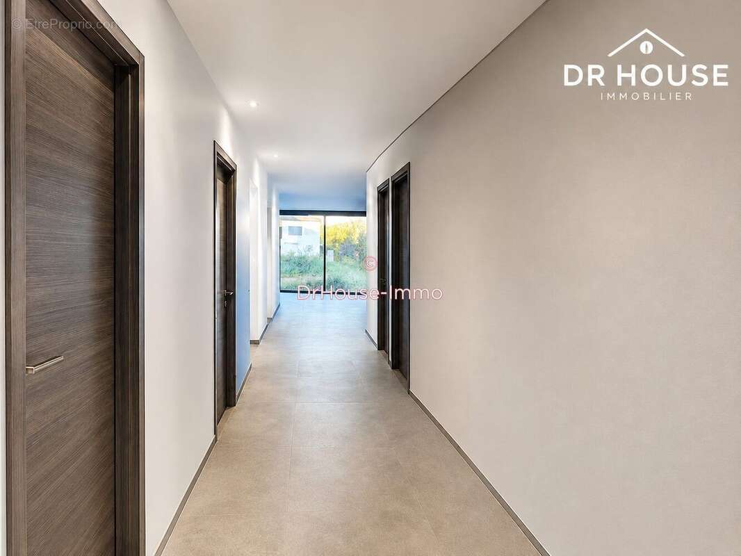 Maison 130 m² à Sebazac-Concoures  - photo 9