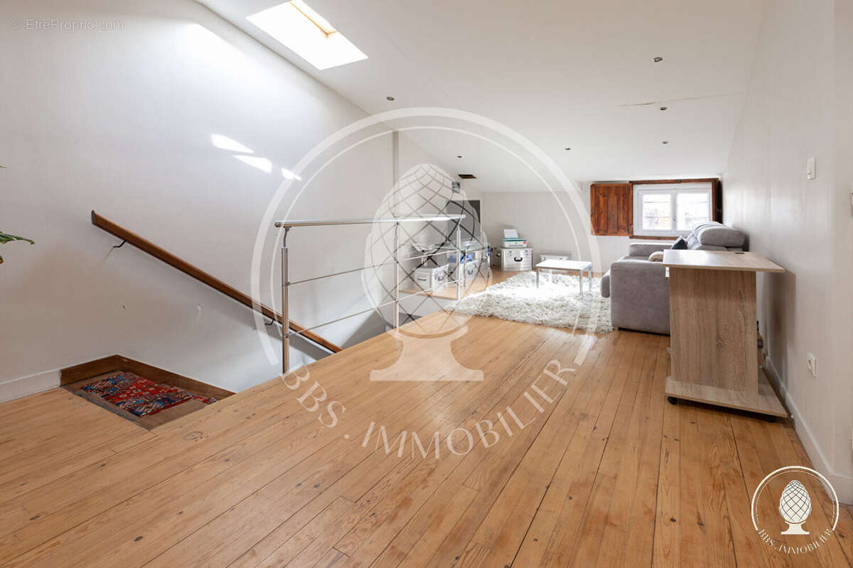 A vendre : Appartement Belles Prestations hyper centre de la Rochelle - photo 9