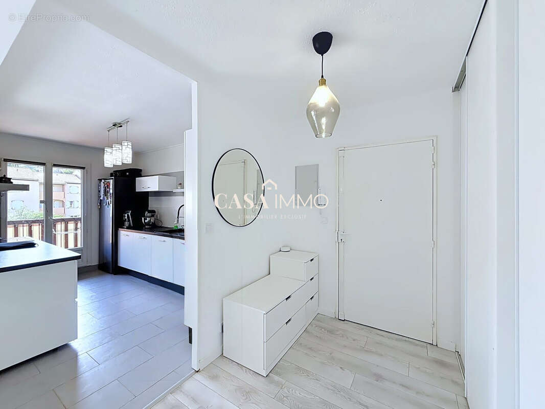Appartement 70 m² à Hyeres  - photo 9