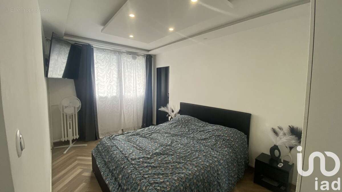 Photo 7 - Appartement à SAINT-CYR-L'ECOLE