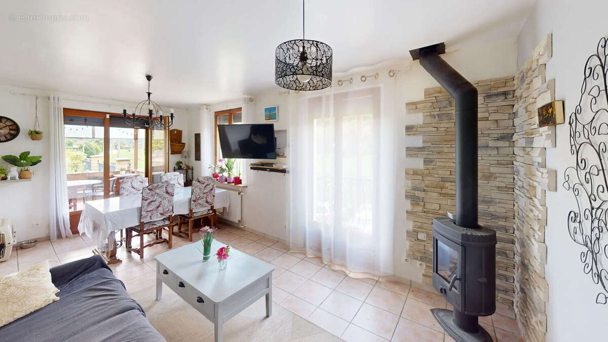 Maison à MONTFAUCON